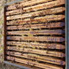 100 Méhcsalád Hunor kereten és kaptárban eldó!